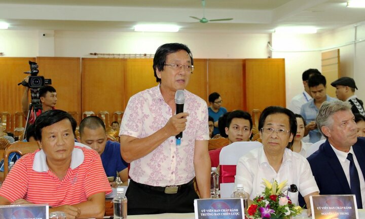 Thi đấu tồi tệ, tại sao Phí Minh Long, Mạc Hồng Quân được gọi lên tuyển Việt Nam?