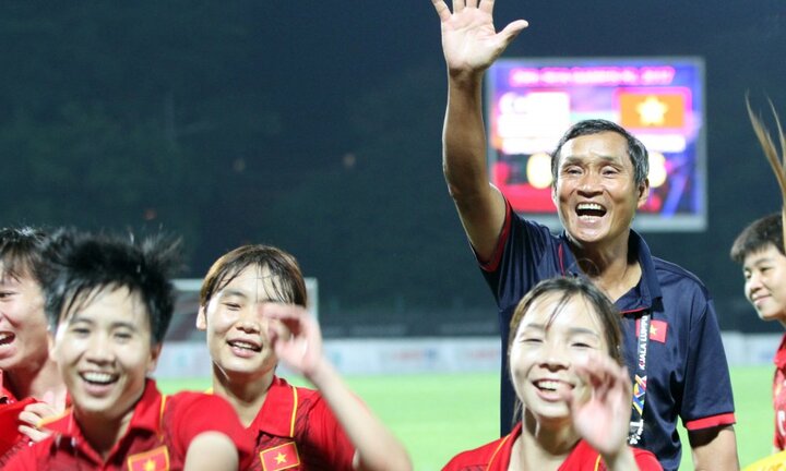 Duyên đóng thế của HLV Mai Đức Chung sẽ giúp tuyển Việt Nam qua cơn khủng hoảng?