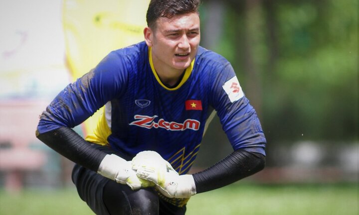 Sỹ Mạnh dọa đánh Văn Lâm: Vết nhơ của V-League