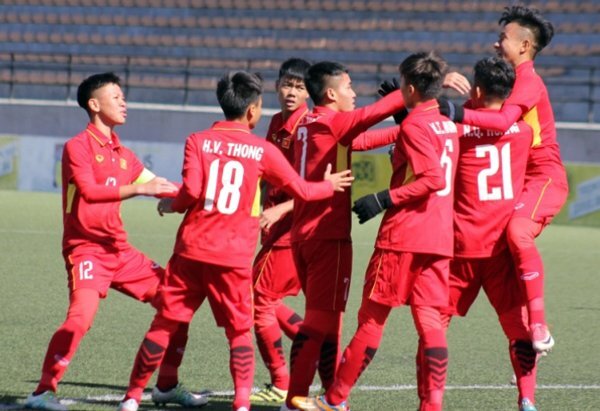 Đội trưởng nhận thẻ đỏ, U16 Việt Nam thắng vất vả U16 Campuchia