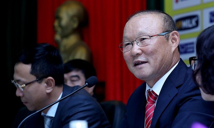 HLV Park Hang Seo nhận 'mưa tiền' nếu tuyển Việt Nam hạ bệ Thái Lan