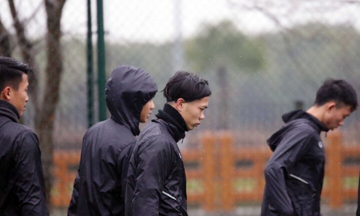 Hai lần xướng tên ở Gala Quả Bóng Vàng Việt Nam, Công Phượng chưa một lần lên nhận giải