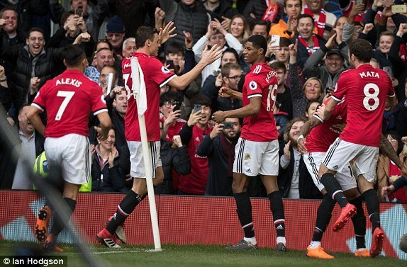 Video: Marcus Rashford hủy diệt Liverpool ngay trong hiệp 1