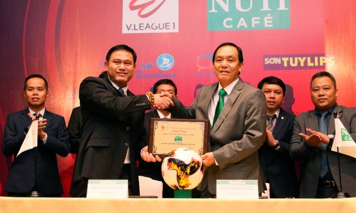 Ông Trần Anh Tú: Chỉ kẻ bất tài mới vươn tới chức tước dù chẳng đóng góp gì cho bóng đá Việt Nam