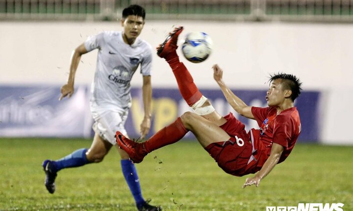 Nghẹt thở hạ đối thủ Thái Lan, U19 HAGL tạm quên nỗi buồn 'kém xa lứa Công Phượng'