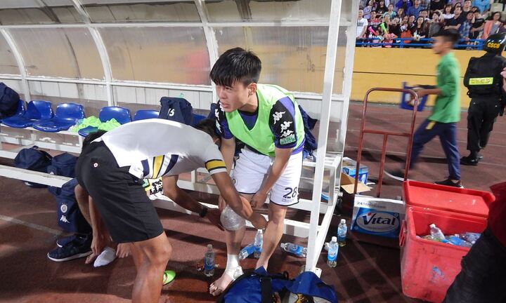 Duy Mạnh bị dập cơ, mong bầu Đức giảm án cho Tăng Tiến