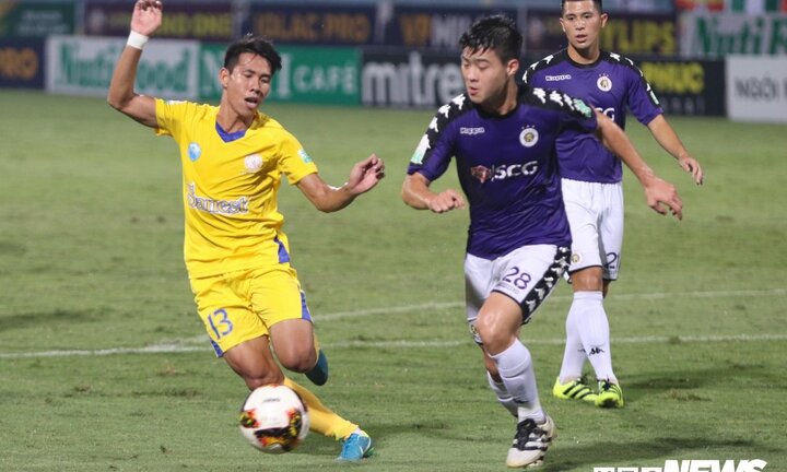 Thắng đậm Sanna Khánh Hòa BVN, Hà Nội FC vô địch V-League lượt đi