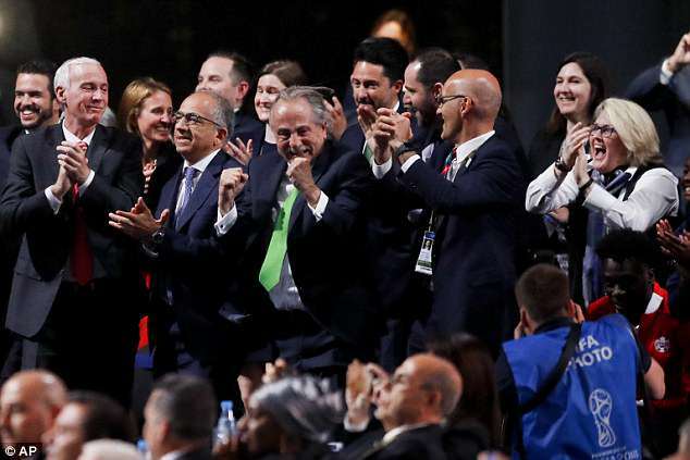 Mỹ, Canada và Mexico trở thành đồng chủ nhà World Cup 2026