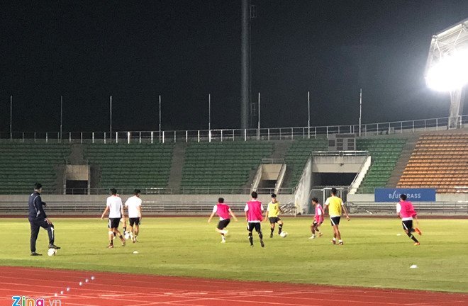 Tuyển Lào đóng cửa sân, tập kín, rèn bí kíp đặc biệt đấu tuyển Việt Nam