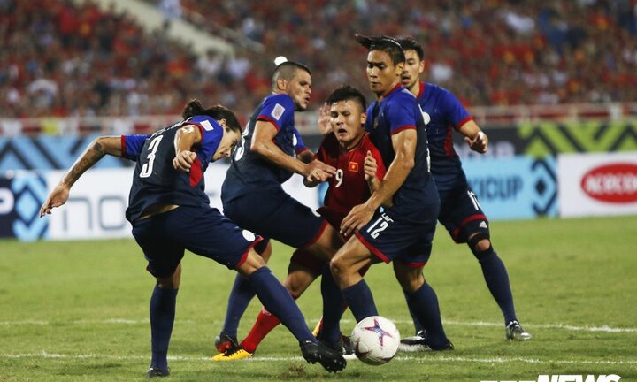 Philippines liên tục đá láo, HLV Park Hang Seo nổi điên với trọng tài