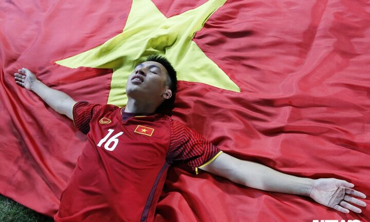 Hành động thiêng liêng cầu thủ Việt Nam học từ World Cup