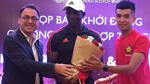 Dwight Yorke đưa lời khuyên để tuyển Việt Nam có thể dự World Cup