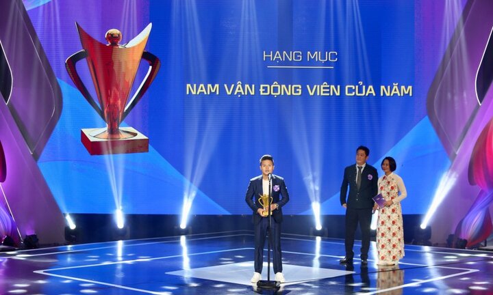 Quang Hải, Bùi Thị Thu Thảo giành Cúp Chiến thắng 2018
