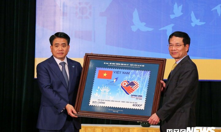 Phát hành bộ tem đặc biệt 'Chào mừng Hội nghị Thượng đỉnh Hoa Kỳ - Triều Tiên tại Hà Nội'