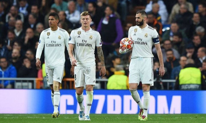 Real thua thảm Ajax: CĐV đòi Chủ tịch Perez từ chức, đưa Mourinho quay lại