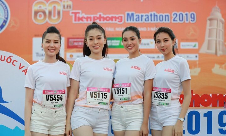 Hoa hậu Tiểu Vy và dàn người đẹp khoe sắc trên đường chạy Tiền Phong Marathon