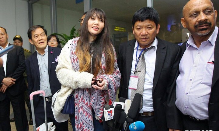 Đoàn Thị Hương về Việt Nam