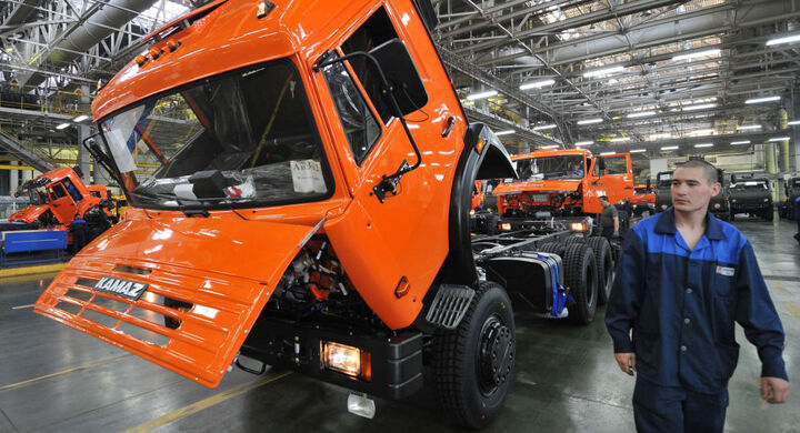 Nối lại việc lắp ráp xe tải KamAZ tại Việt Nam