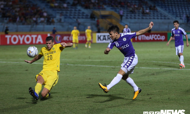 Bại tướng của CLB Hà Nội: 'Quang Hải có thể chơi bóng ở châu Âu'