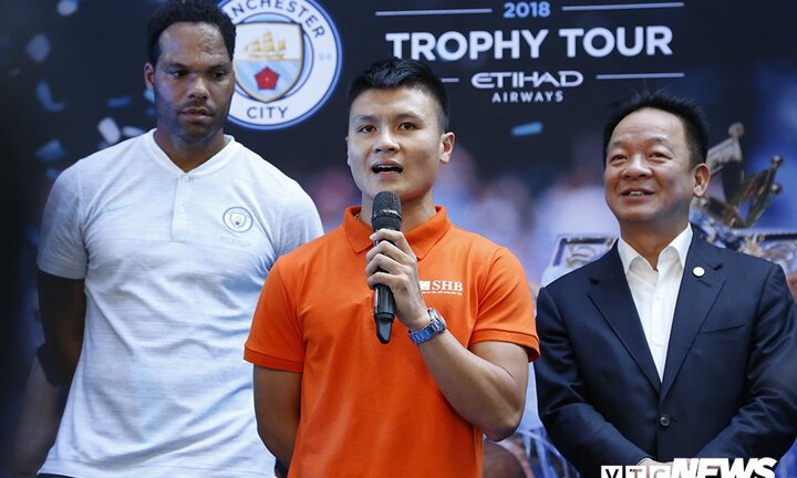 Quang Hải mải quảng cáo, sa sút phong độ: Bầu Hiển siết kỷ luật