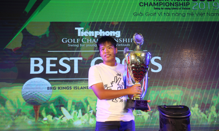 Tài năng trẻ Quốc Anh vô địch Tiền Phong Golf Championship 2019