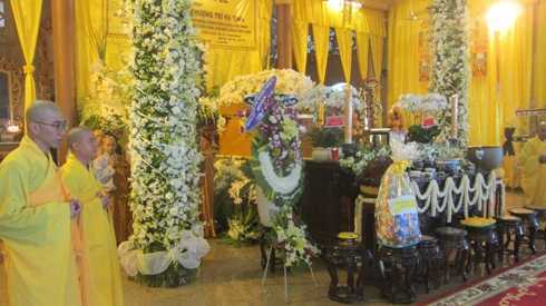 Hàng ngàn người viếng Đại lão hòa thượng Thích Trí Tịnh