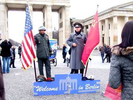 50 năm và câu chuyện quanh bức tường Berlin