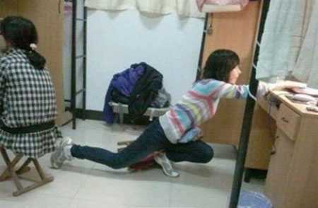 Sinh viên và hàng trăm cách ngồi độc đáo