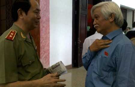 ĐBQH Dương Trung Quốc nói về “Kích cầu niềm tin