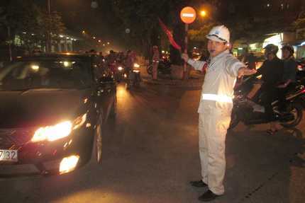 Hà Nội bất ngờ đưa kỹ sư ra phố 'trị' tắc đường