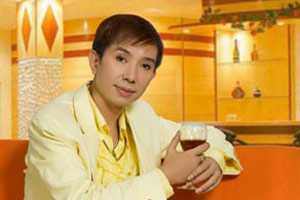 Long Nhật 'thi hoa hậu' chọc chơi showbiz Việt