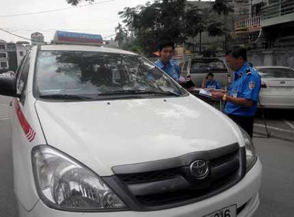 Thanh tra Bộ GTVT ra tay 'xử lý' taxi
