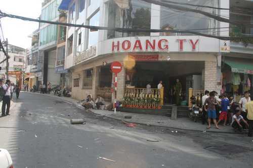 TP.HCM: Nổ gas ở nhà hàng, 2 người bị thương