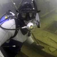 Trà Vinh: Tàu chứa vũ khí chìm gần cửa biển