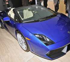 Lộ diện kình địch của Ferarri 458 Italia