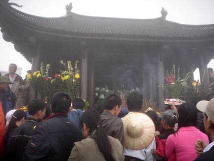 Những câu chuyện ly kỳ trên dãy Yên Tử