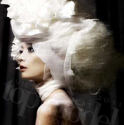 Hai thí sinh bị loại khỏi Next Top Model