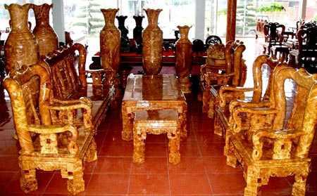 Vung tiền tỉ chơi ngọc nghiến