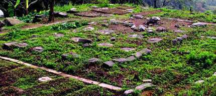 Giật mìn, đào bới tan nát cõi tiên trên Yên Tử