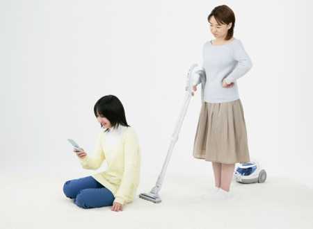 Giới trẻ cộc lốc ở nhà, hồn nhiên ngoài đường