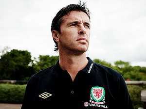 Cựu danh thủ Gary Speed treo cổ tự sát