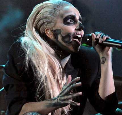 Lộ diện danh sách đề cử Grammy 2012