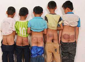 Thầy giáo đánh tím mông 7 học sinh