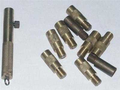 Hà Nội: Nã đạn vào xe buýt đang chạy