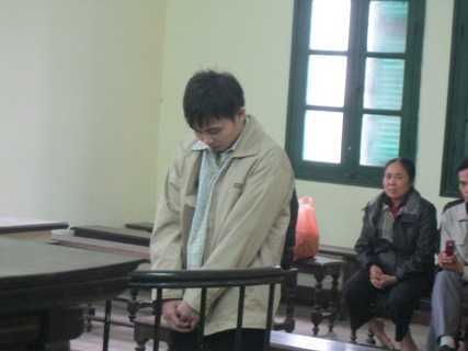 Con bất hiếu chém bố 'lên bờ xuống ruộng'