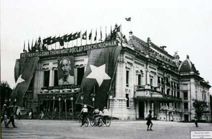 Nhà hát Lớn Hà Nội - Hình ảnh lịch sử văn hóa 1 thế kỷ