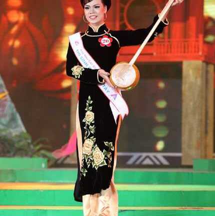 Trang phục độc đáo của người đẹp HH Các dân tộc VN