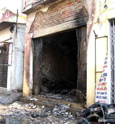 Cháy gas chết 2 mẹ con: Không có cửa thoát hiểm