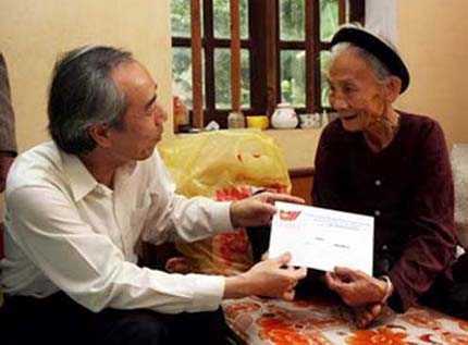 Đối tượng chính sách sẽ nhận quà Tết 400.000 đồng