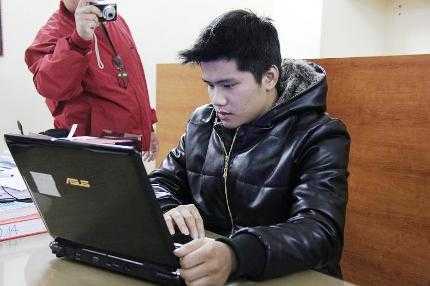 Từ sinh viên nghệ thuật đến giám đốc siêu lừa trên mạng